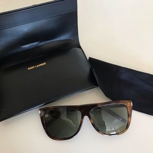 Saint Laurent tortoise sunglasses😱
